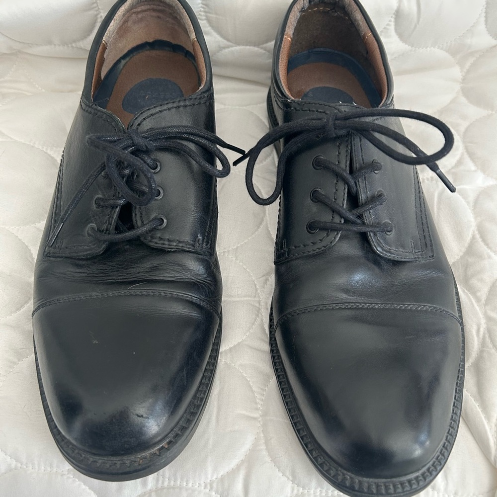 Dockers Black Leather Oxfords